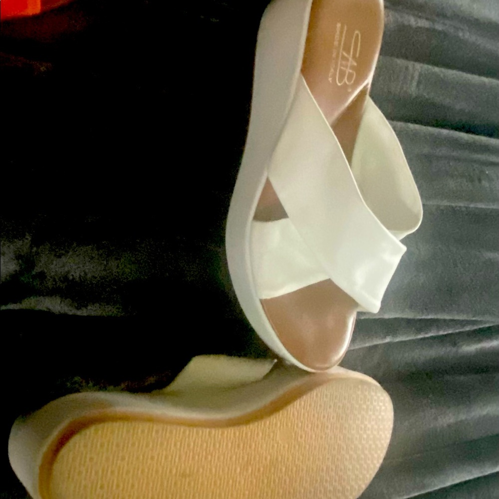 SAAB, 8.5,like new, leather, clean, worn few times, comfortable